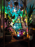 Lampada da tavolo LED in stile vetro colorato - LumiAura