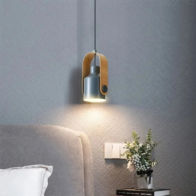 Faretto Pendente in Legno e Metallo Nordico – Luce Sospesa Minimalista