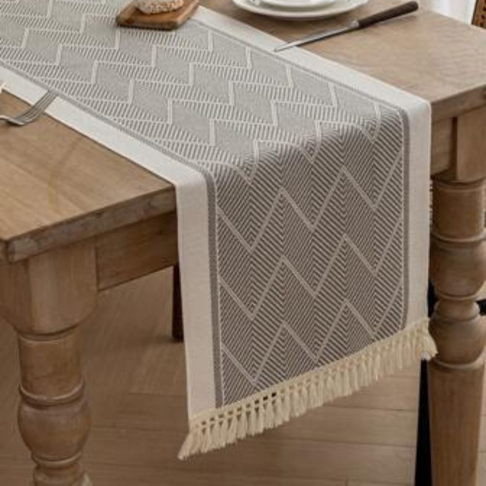 TEXTELLE – Elegante Runner da Tavola in Arenaria Intrecciata con Design a Zigzag