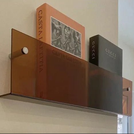 MODURACK – Supporto a muro minimalista in acrilico per riviste in ambienti moderni