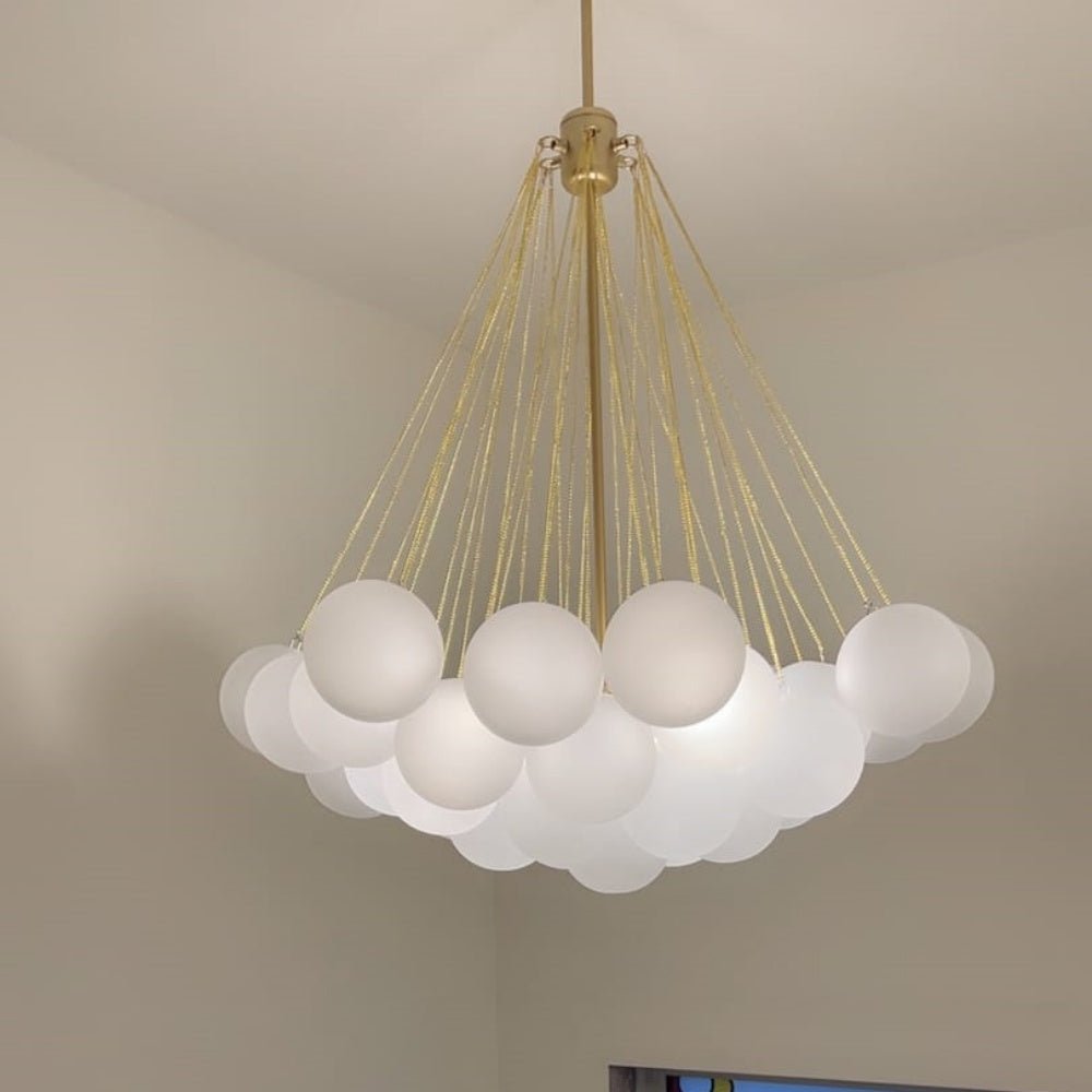 Viresta | Lampadario Contemporaneo a Globo a Bolle con Sfere in Vetro Satinato
