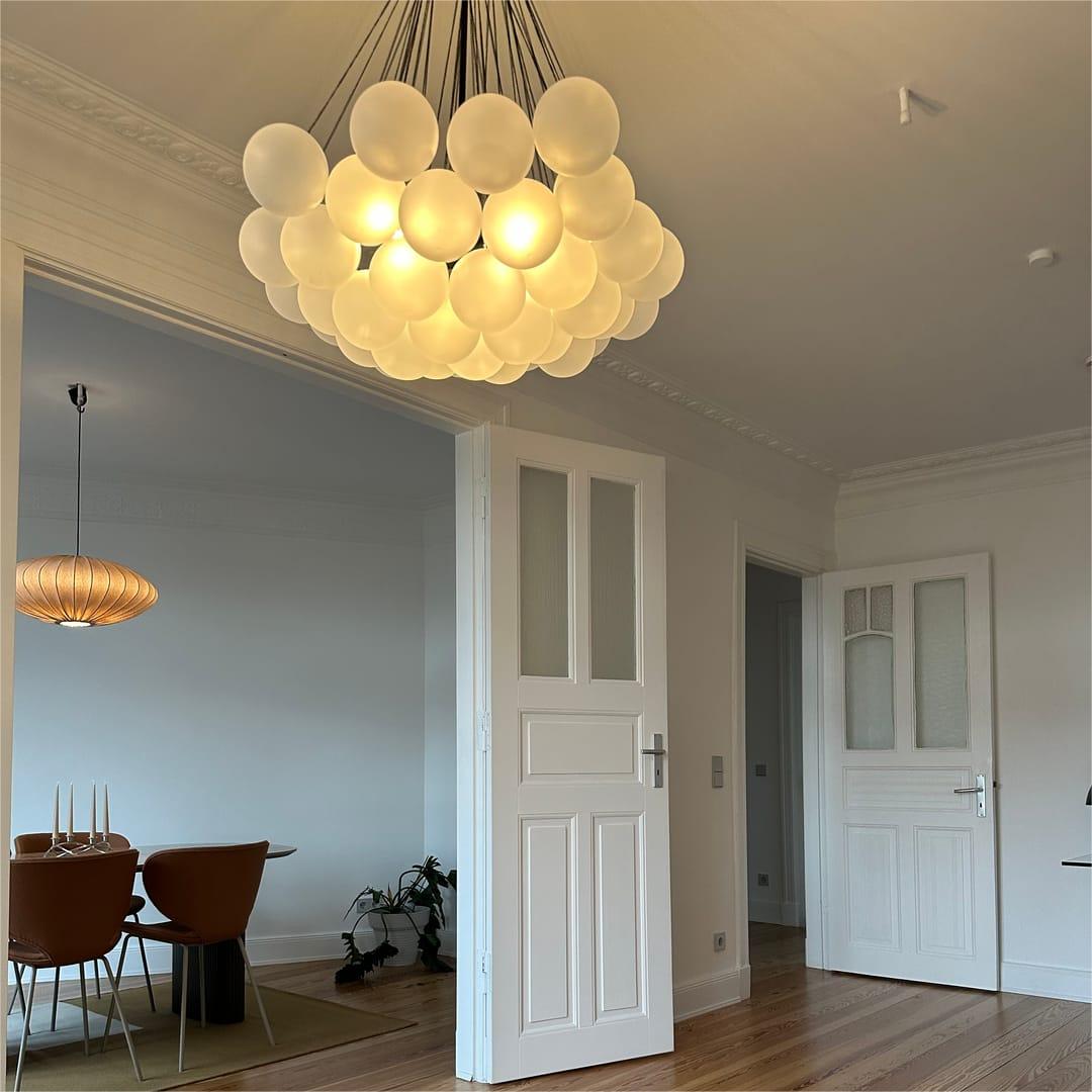 Viresta | Lampadario Contemporaneo a Globo a Bolle con Sfere in Vetro Satinato