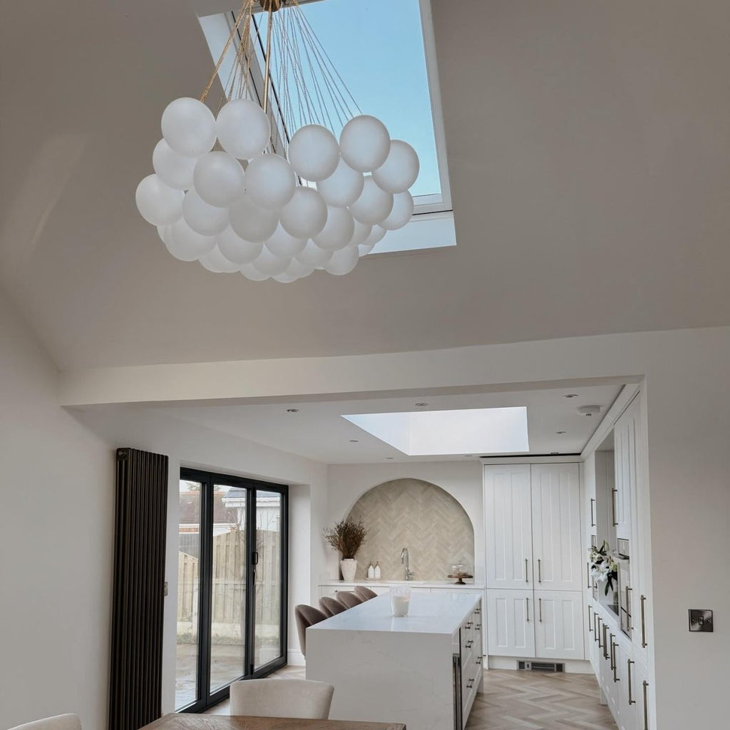 Viresta | Lampadario Contemporaneo a Globo a Bolle con Sfere in Vetro Satinato