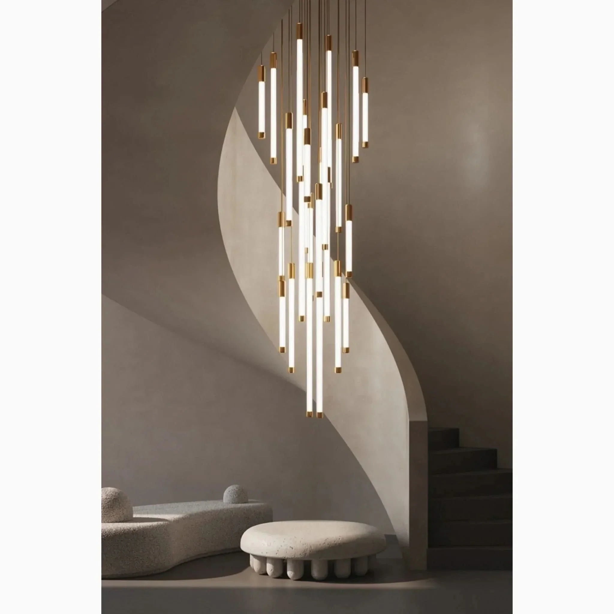 Candelabro LED Oro per Scale – Lampada a Sospensione Moderna