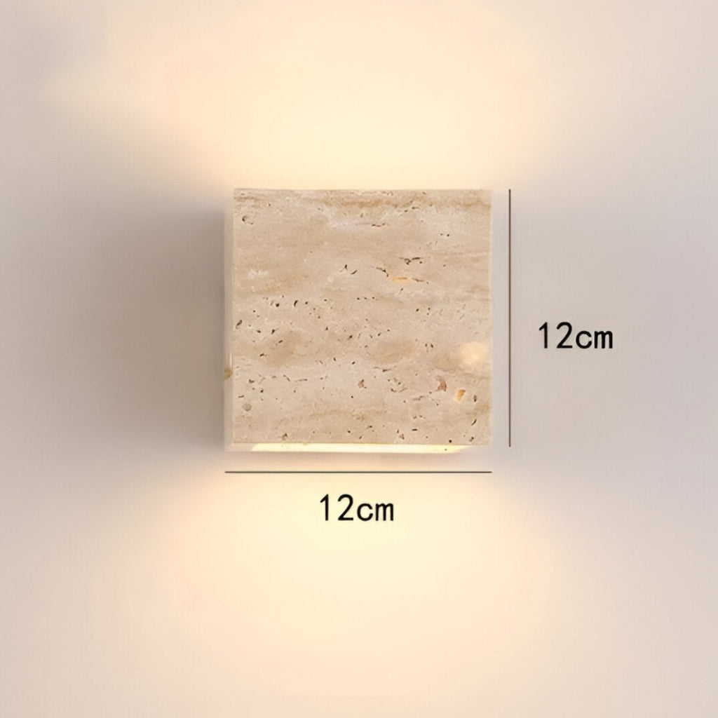 Lampada da parete in travertino per un'atmosfera calda ed elegante