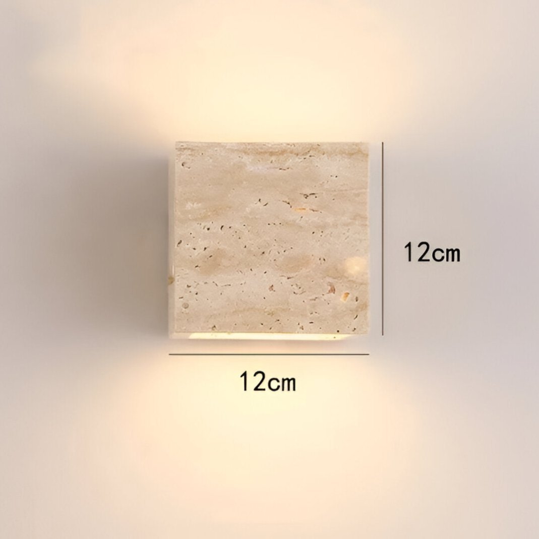 Lampada da parete in travertino per un'atmosfera calda ed elegante