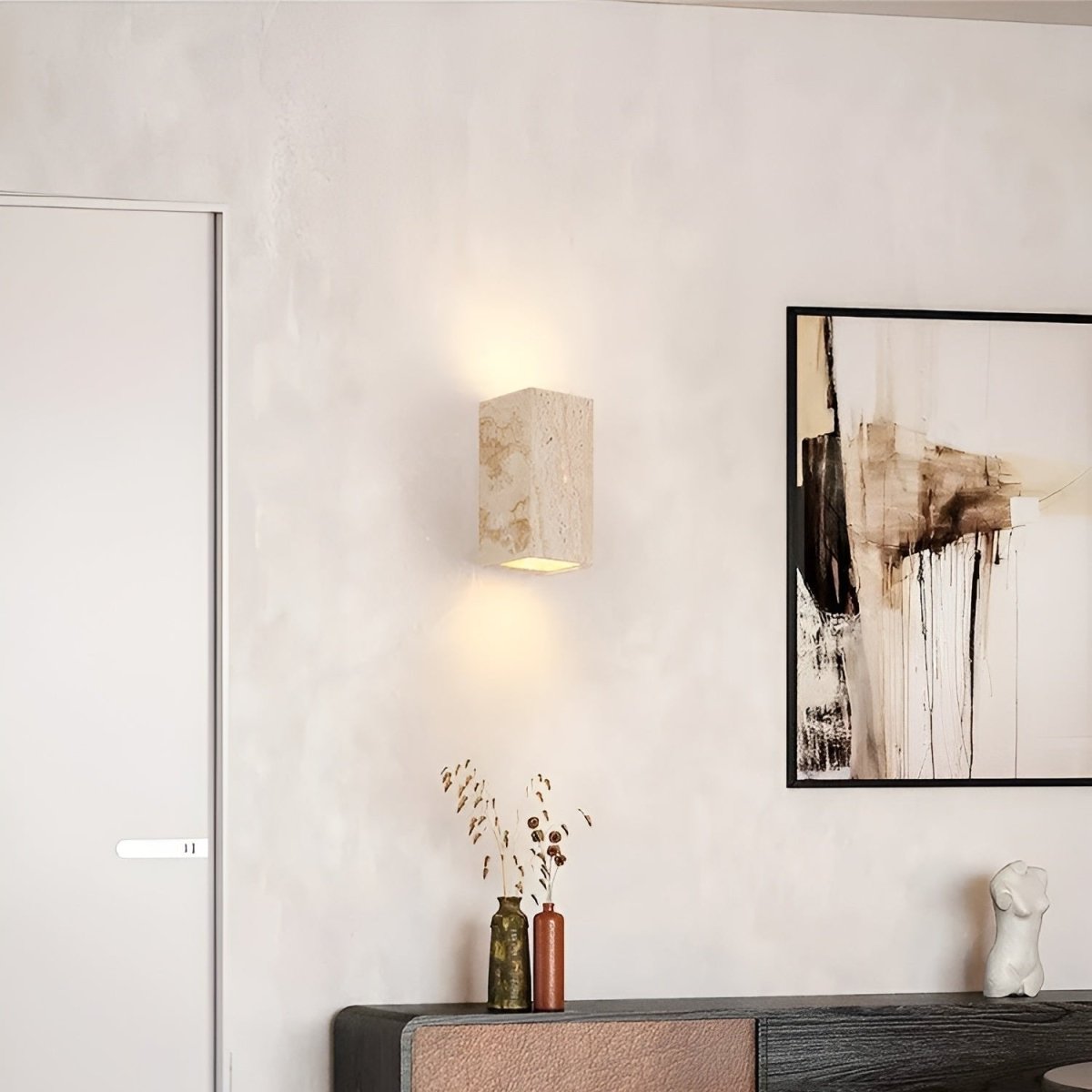Lampada da parete in travertino per un'atmosfera calda ed elegante