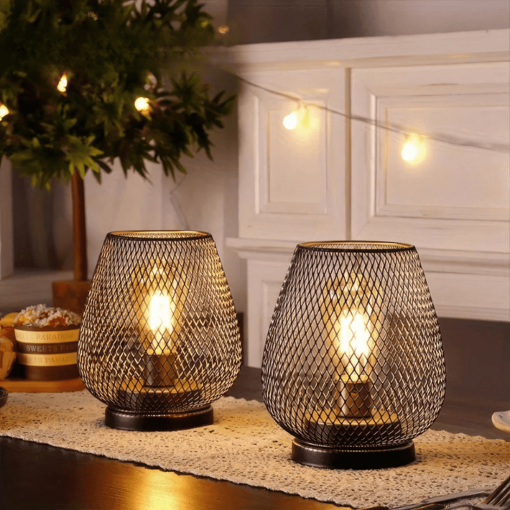 Lampada da tavolo wireless a forma di goccia con design in rete metallica