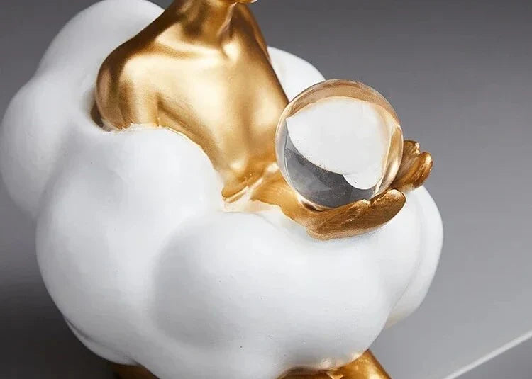 Scultura della Lettura su Nuvola - Oggetto d'Arte in Resina