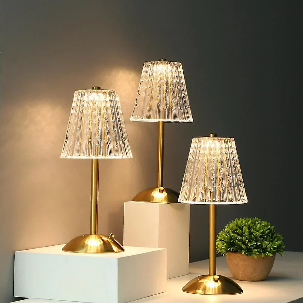 Lampada da Tavolo Elegante con Attivazione Touch e Finitura Oro
