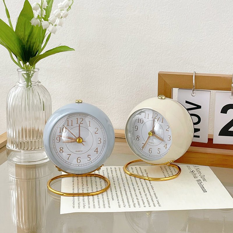 Orologio analogico vintage rotondo