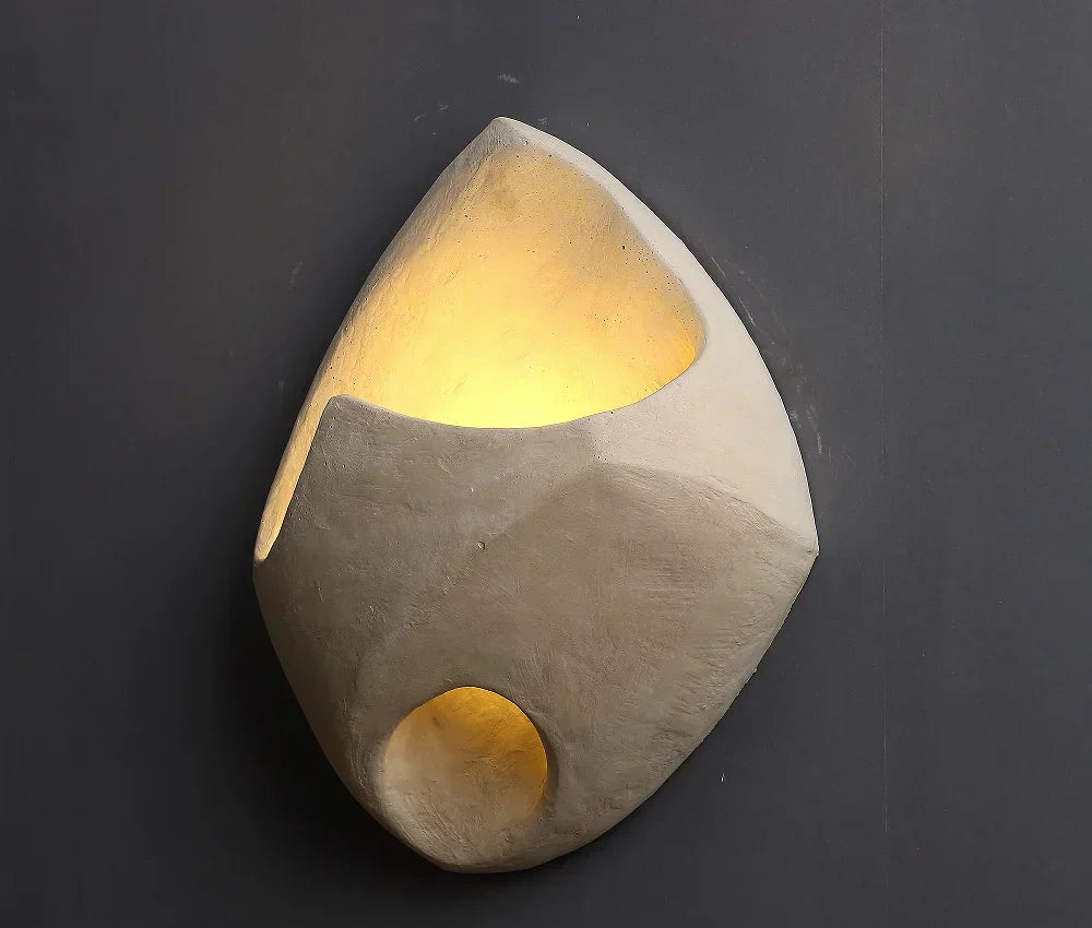 Lampada da Parete Minimalista con Estetica Wabi-Sabi