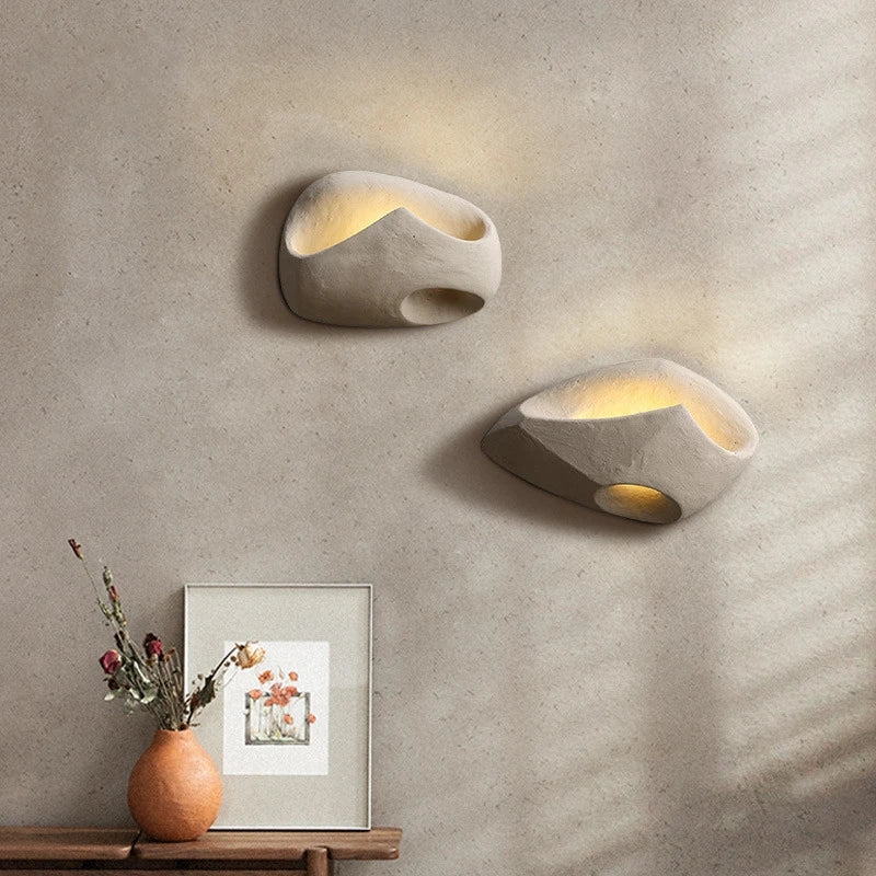 Lampada da Parete Minimalista con Estetica Wabi-Sabi