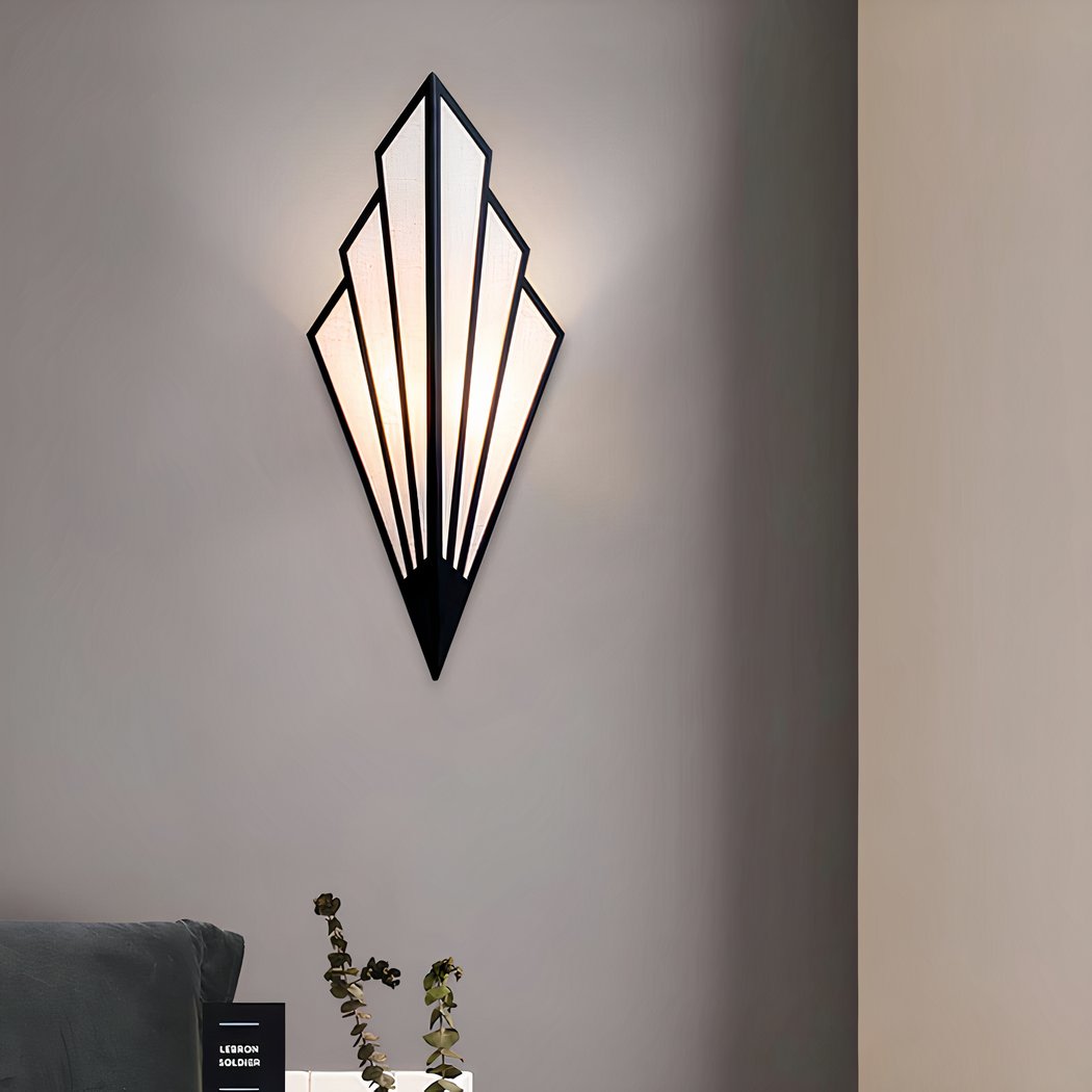 Applique con design geometrico a diamante